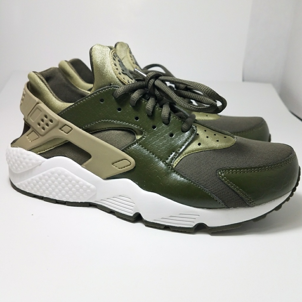 Nike Huarache Elite W Olive satin leather shoe - Picture 2 of 8